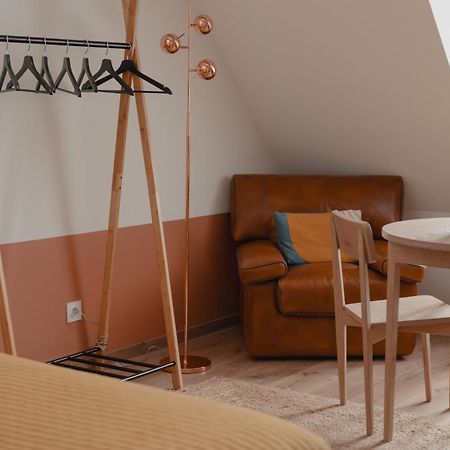 Les Cabottes Hotel Change  Екстериор снимка
